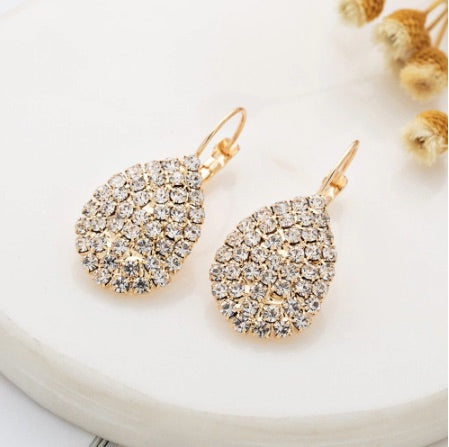 European and American brides are fashionable and exquisite, and popular  welding water drop earrings